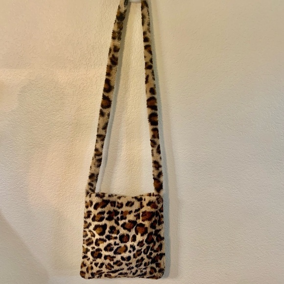 Leopard Crossbody Faux Fur Brown Tan Black Animal Print Super Soft Snap Close - Picture 10 of 15